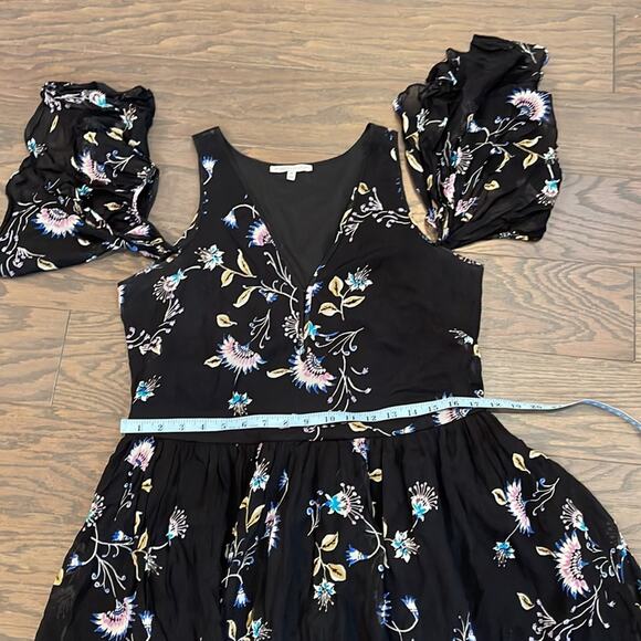 Rebecca Minkoff Robbie Cold Shoulder Dress in Tropical Vine Size Medium - Picture 12 of 12